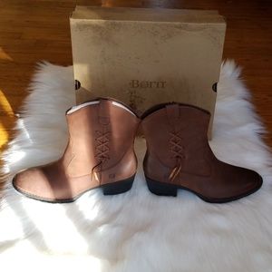 Born Karen Brown Canoe II Ankle Booties